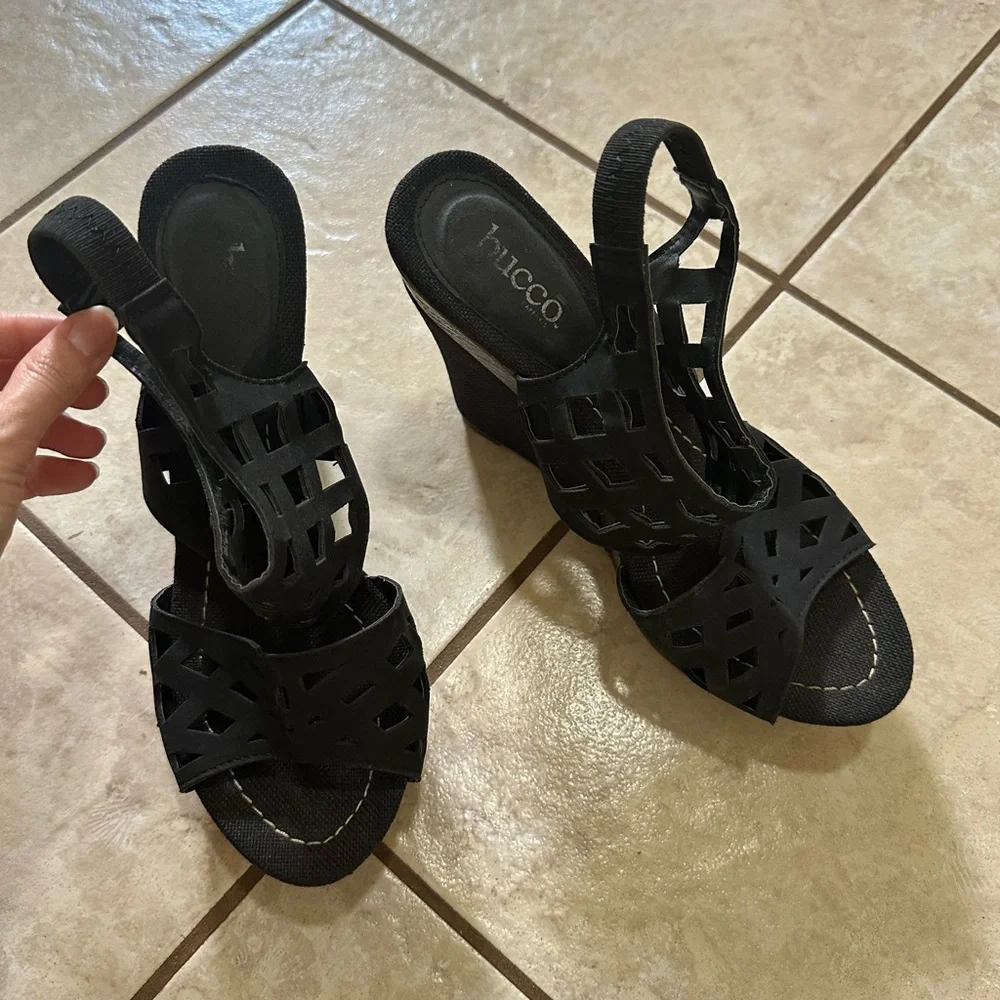 Bucco Serenas Wedge Sandal Black 9 Laser Cut Straw Heel Platform